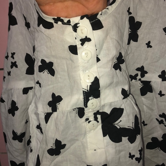 Butterfly button down top - Picture 2 of 3
